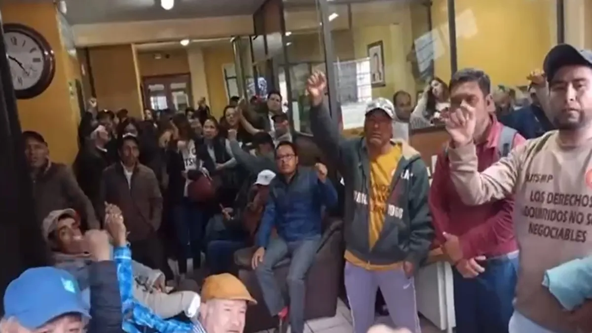 Sindicalizados de Pachuca respaldan a su líder Percy Espinoza tras detención