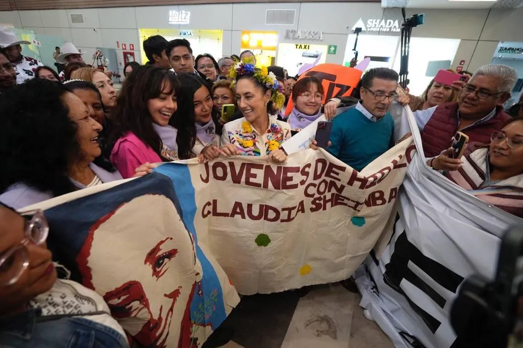 Claudia Sheinbaum viaje del AIFA a Hidalgo entre querreques y sones huastecos