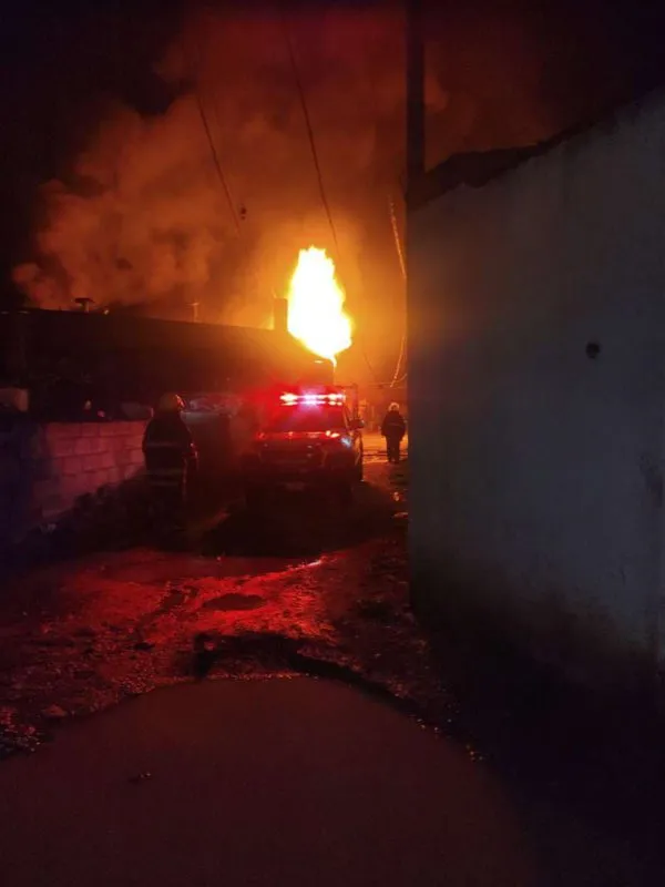 Tezontepec de Aldama: explota bodega donde almacenaban huachicol
