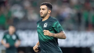 Luis Chávez: viaja a Europa para firmar con nuevo equipo