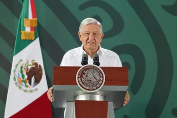 Andrés Manuel López Obrador expresó que este año se estima que ingresará por ese concepto "un billón" de pesos, los cuales "van abajo" (para los más necesitados). Foto: Presidencia