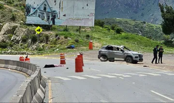 Carretera Pachuca-Real del Monte: dos personas sin vida tras volcadura