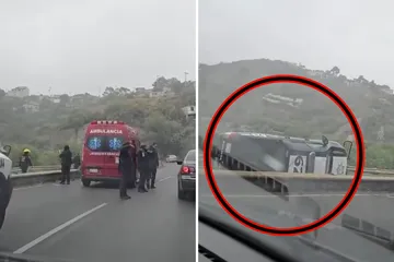 Caos en plena vía… patrulla termina volcada tras choque múltiple