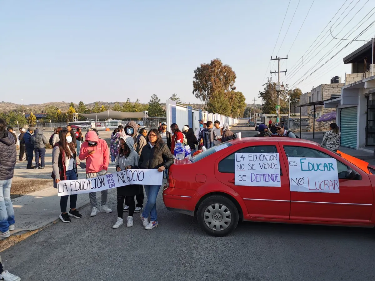 Estudiantes de la Universidad Politécnica de Pachuca inician paro; anuncian cierre de bulevar