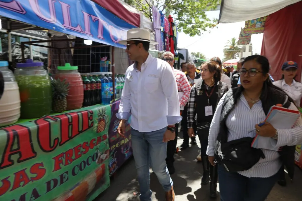 Plaza Juárez se prepara para la noche del Grito