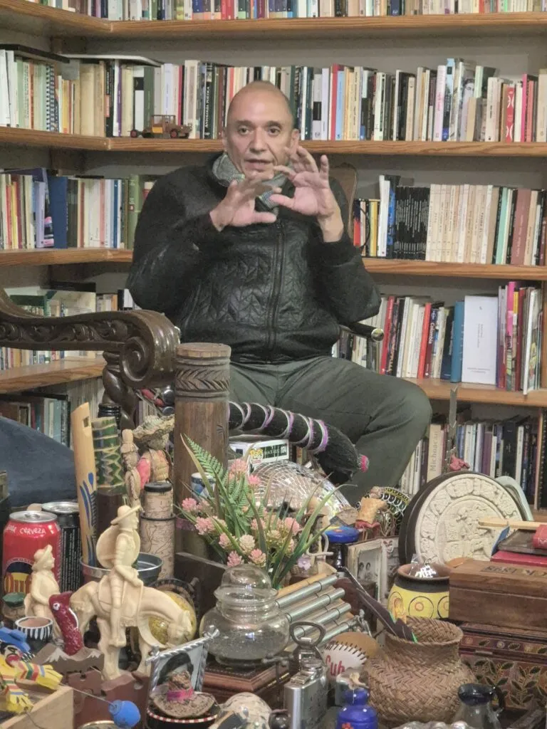 Alfredo Rivera escribe Contra las cuerdas,  poesía desde la infancia y la lucha libre 