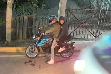 Tres sujetos rondan calles de Ixmiquilpan y alertan por intentos de robo de motos