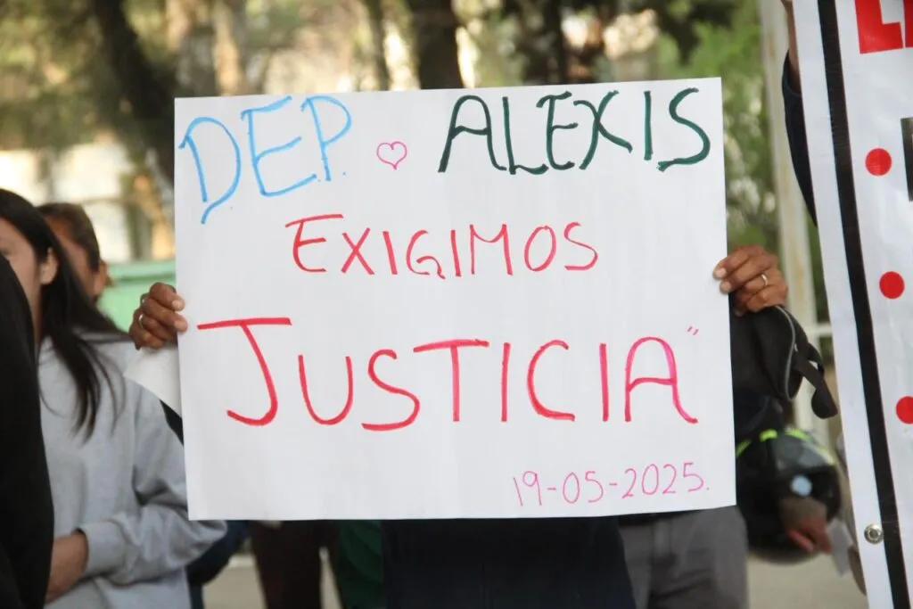 Padres exigen justicia y seguridad en secundaria de Hidalgo tras muerte de alumno