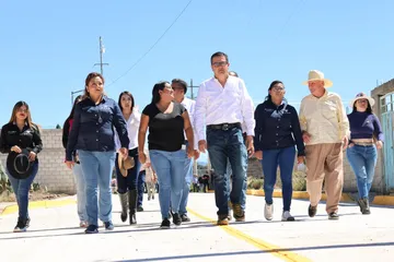 Entregan obras de pavimentación en Zempoala