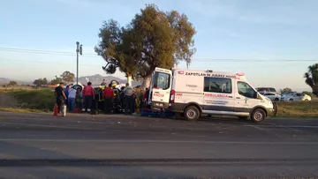 Se registra volcadura de camioneta sobre la México-Pachuca
