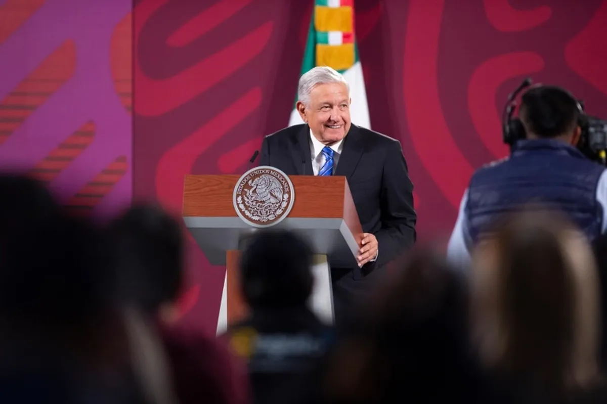 AMLO reitera que no habrá aumentos a gasolinas, diesel y luz