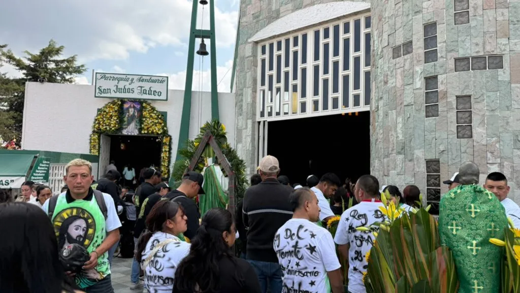Devoción y agradecimiento reúnen a cientos de fieles de San Judas Tadeo en Carboneras