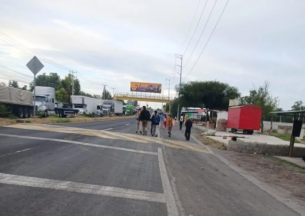 Reactivan bloqueo en la carretera Ixmiquilpan-Actopan: te decimos por qué