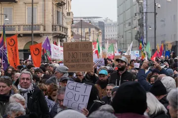 Protestan en Milán contra agentes del ICE en Juegos Olímpicos de Invierno