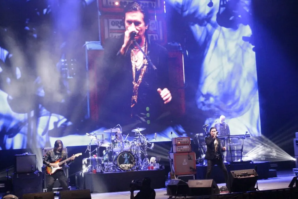 Caifanes celebra ritual en Pachuca