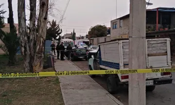 Encuentran cadáver en vehículo en parque de Tizayuca