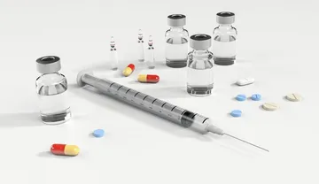 Evita riesgos: verifica siempre que tu medicamento tenga registro sanitario antes de comprar en línea.