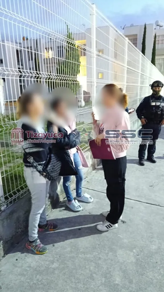 Conducía con dos menores sin protección; termina detenida en Tizayuca