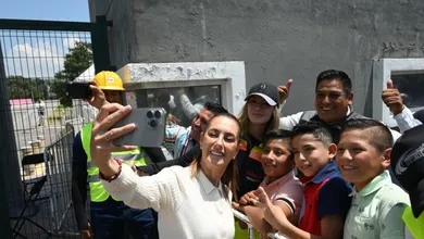 Claudia Sheinbaum da banderazo de salida a repavimentación en Estado de México