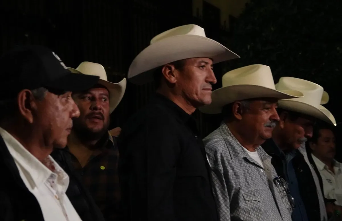 Campesinos y transportistas mantienen negociaciones con autoridades… pero las protestas podrían escalar en CDMX