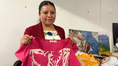 Laura Delgadillo bordadora de tenangos