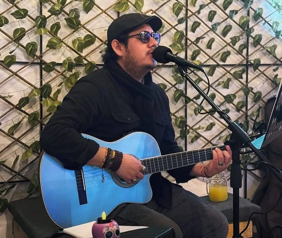 Carlos García, cantautor que resalta en la escena independiente hidalguense