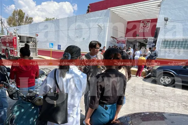Evacuación en clínica del ISSSTE
