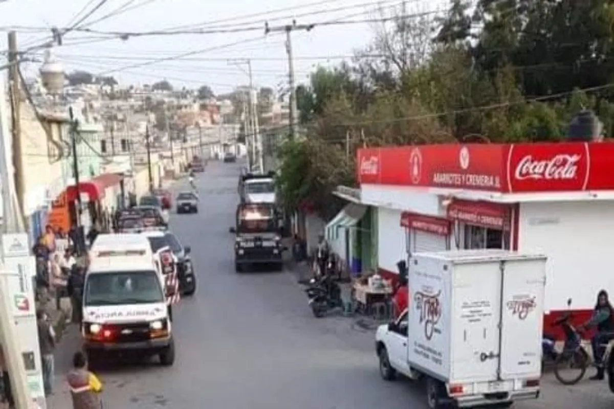 Atacan a balazos a un hombre afuera de una escuela en Ixmiquilpan