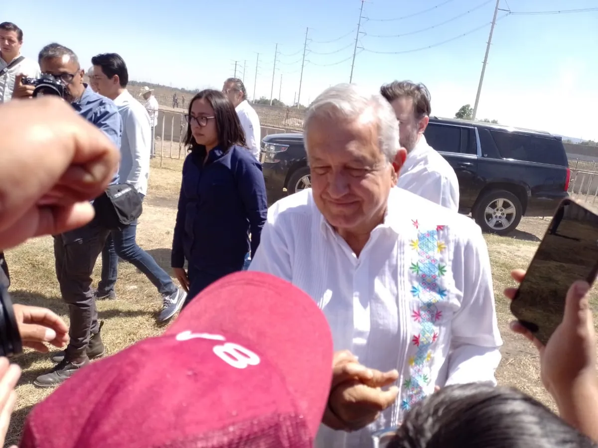 AMLO visita terreno donde se construirá nuevo Hospital del IMSS en Tula
