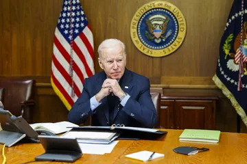El mundo debe prepararse para “un largo combate”: Biden