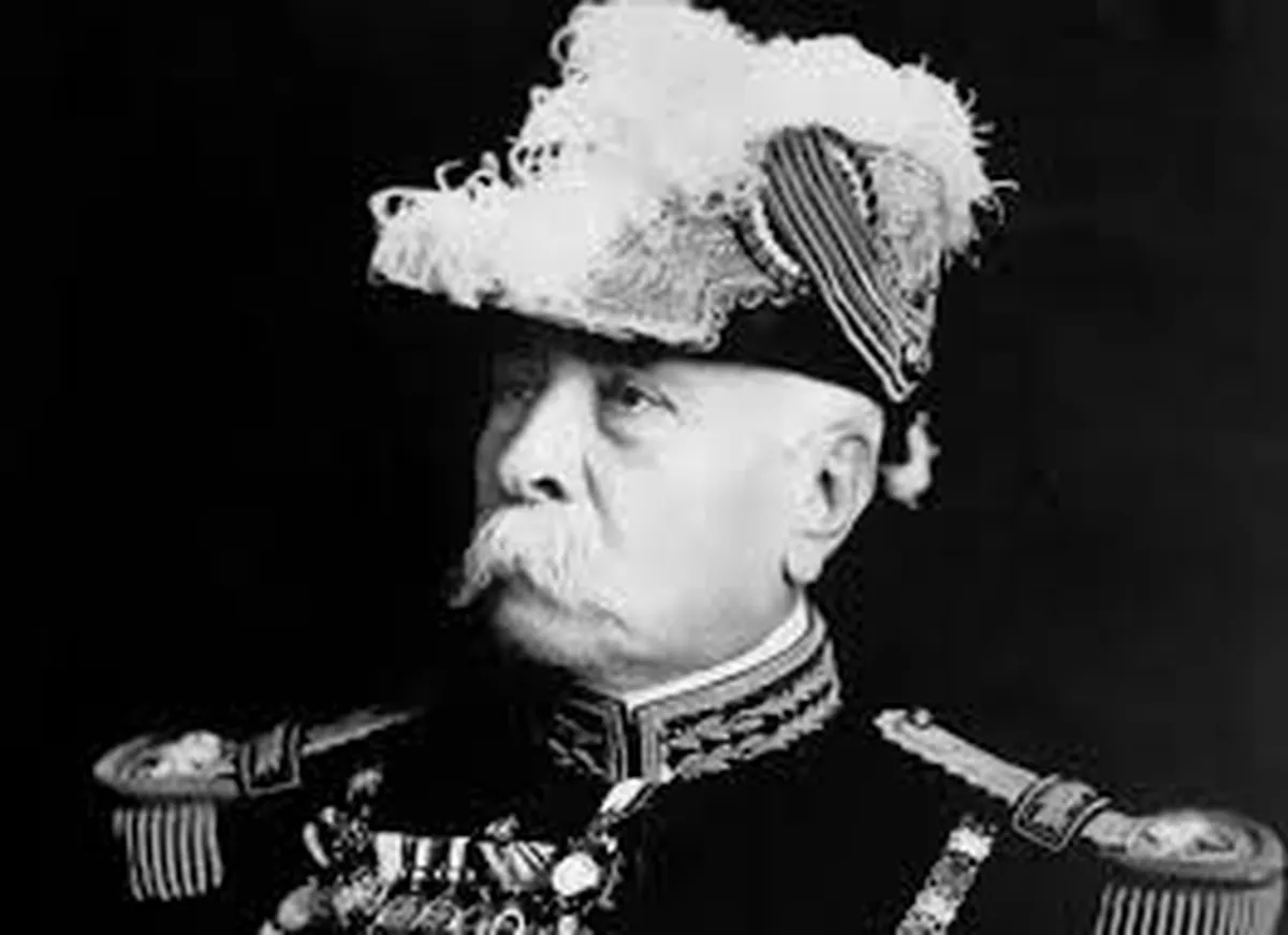 AMLO descarta repatriar restos de Porfirio Díaz