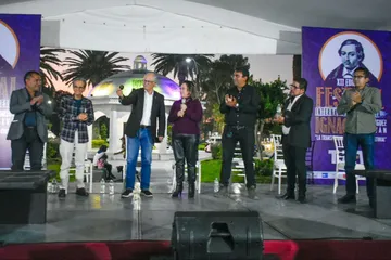 Alcaldesa de Tizayuca entrega presea al mérito cultural y literario