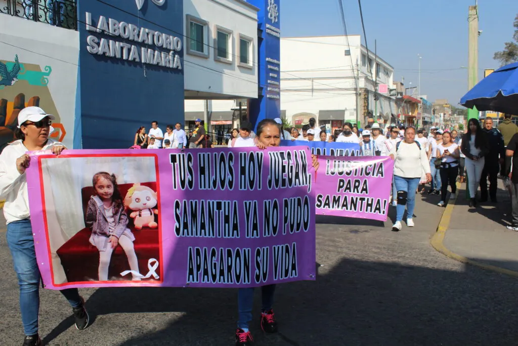 A un año del homicidio de Samantha, detenido permanece sin sentencia; familiares esperan justicia