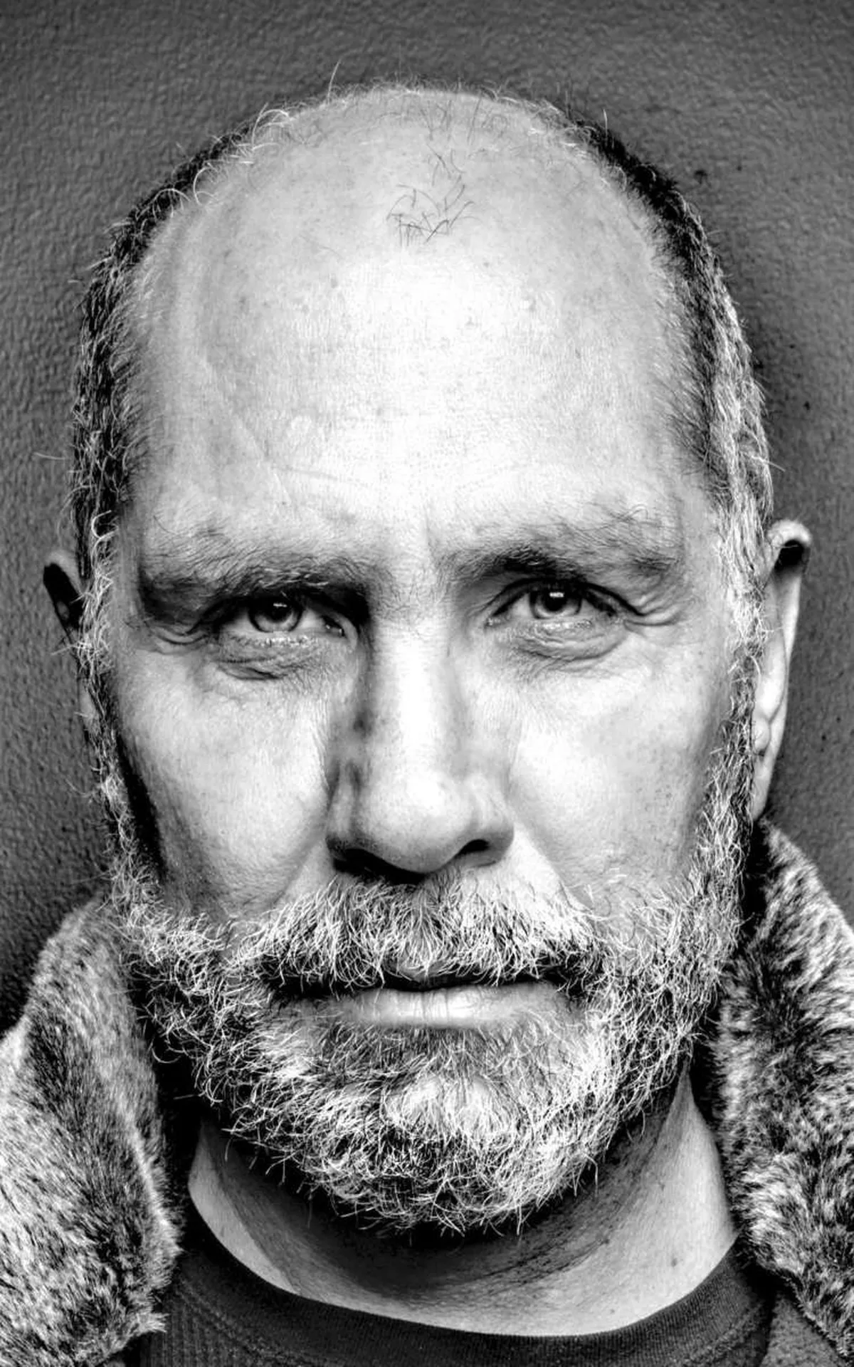 Extrañas: La necesidad de abrirnos a la otredad