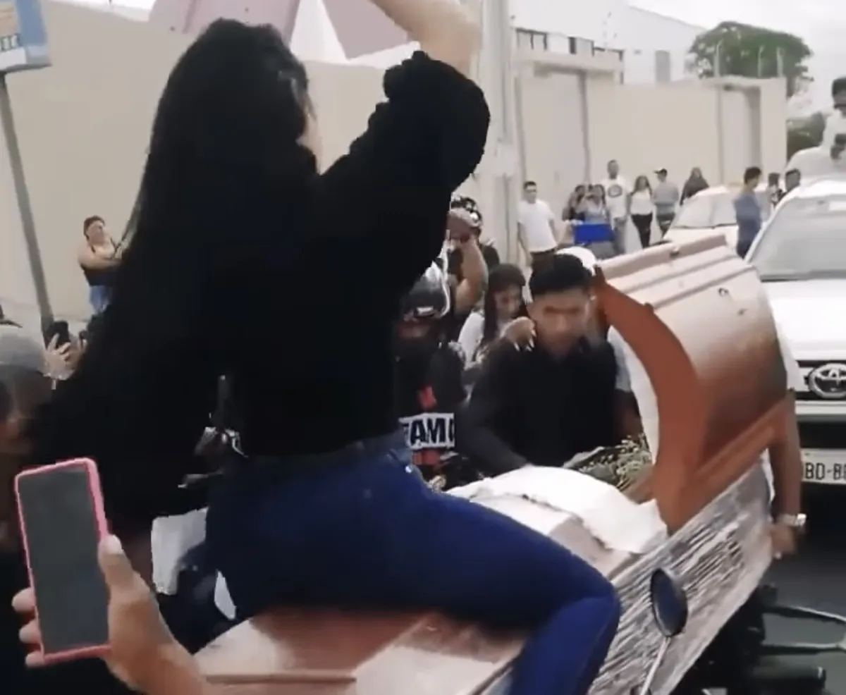 VIDEO: Los funerales más insólitos: así despiden a sus seres queridos