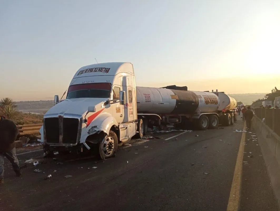 Autopista Arco Norte: carambola paraliza tráfico