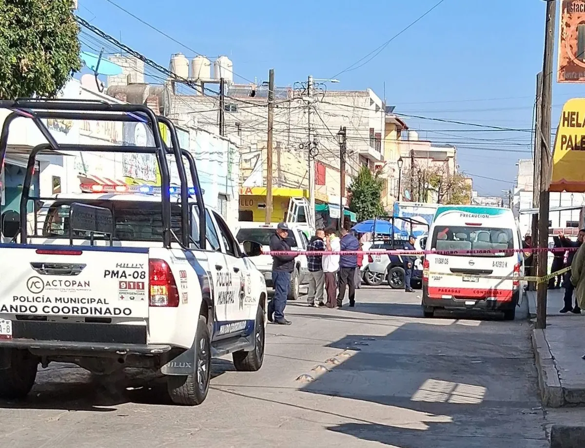 Unidad del transporte público acordonada tras fallecimiento de una pasajera