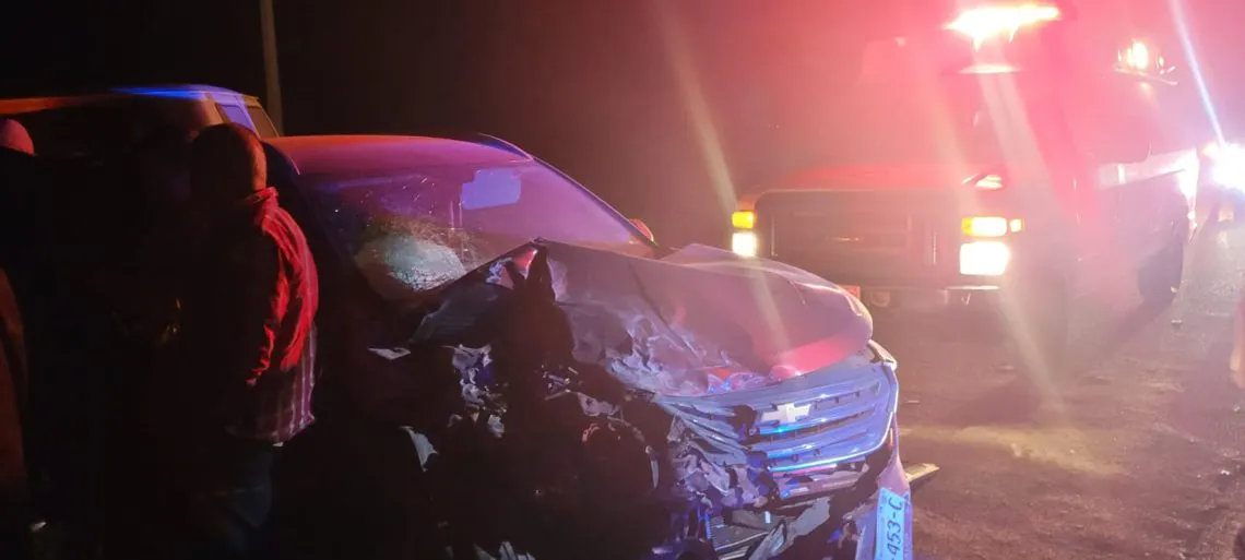 Alfajayucan: accidente entre combi y camioneta deja cuatro lesionados