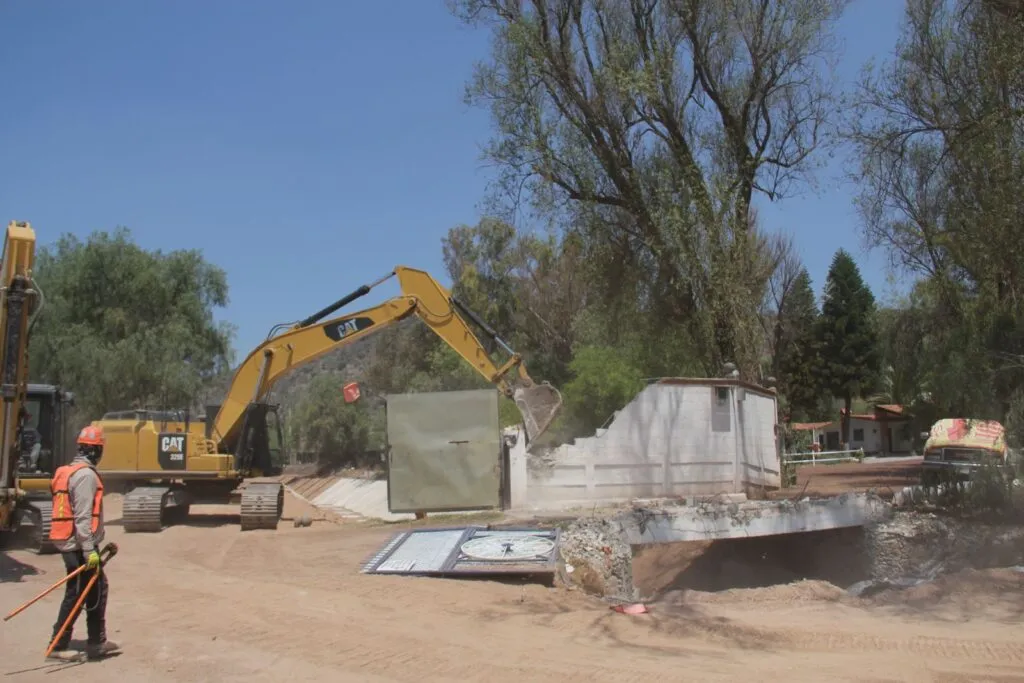 Demuelen estructuras en canal y explican por qué