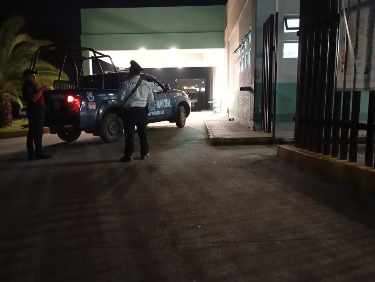 Tragedia en Xochiatipan: policía pierde la vida tras caer de patrulla oficial, autoridades investigan causas