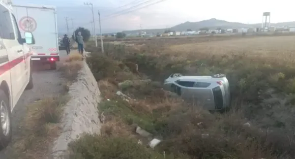 Volcadura en la Pachuca- Sahagún deja a una mujer lesionada