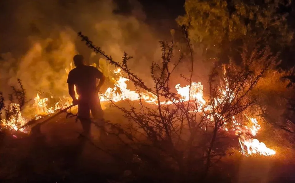 Bomberos de Tula de Allende sofocan incendio