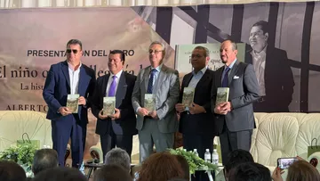 Presentan libro El niño que no llegaría lejos