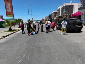 Un rebase entre carriles terminó en un choque múltiple en Héroes de Tizayuca; un menor resultó con lesiones menores.