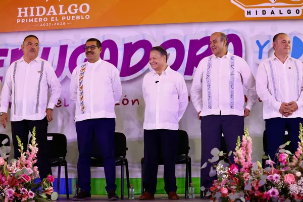 En Día de las y los Educadores, Menchaca destaca solidez del SNTE y fuerte inversión de Sheinbaum en Hidalgo