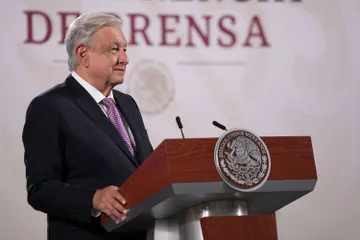 Manifestantes contra sobrerrepresentación quieren violar la ley para reparto de curules: AMLO