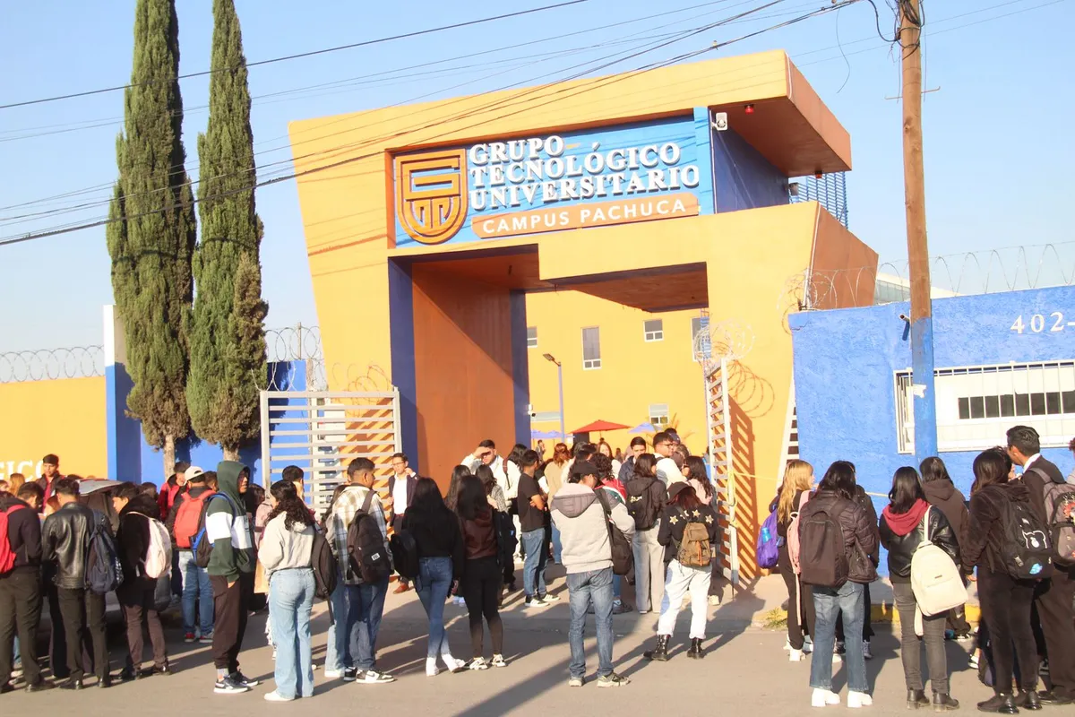 Tecnológico Universitario Campus Pachuca se manifiesta contra directivos por acoso