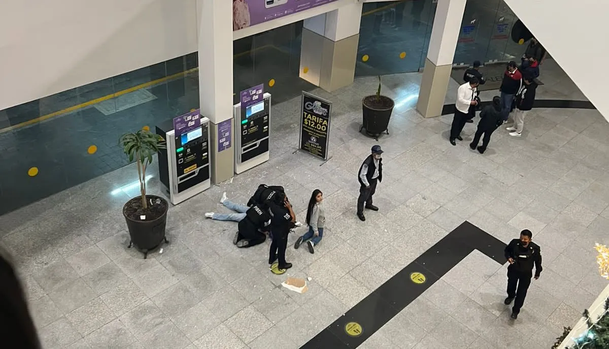Protección Civil descarta clausurar centro comercial tras caída de niña