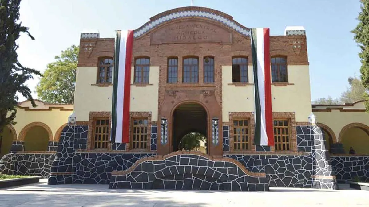 Sigue conflicto entre MEXE y Politécnica por instalaciones; advierten normalistas defender sus derechos