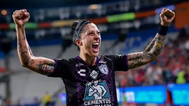 Foto de Jenni Hermoso, jugadora del Pachuca que disputará la final del Mundial Femenil.